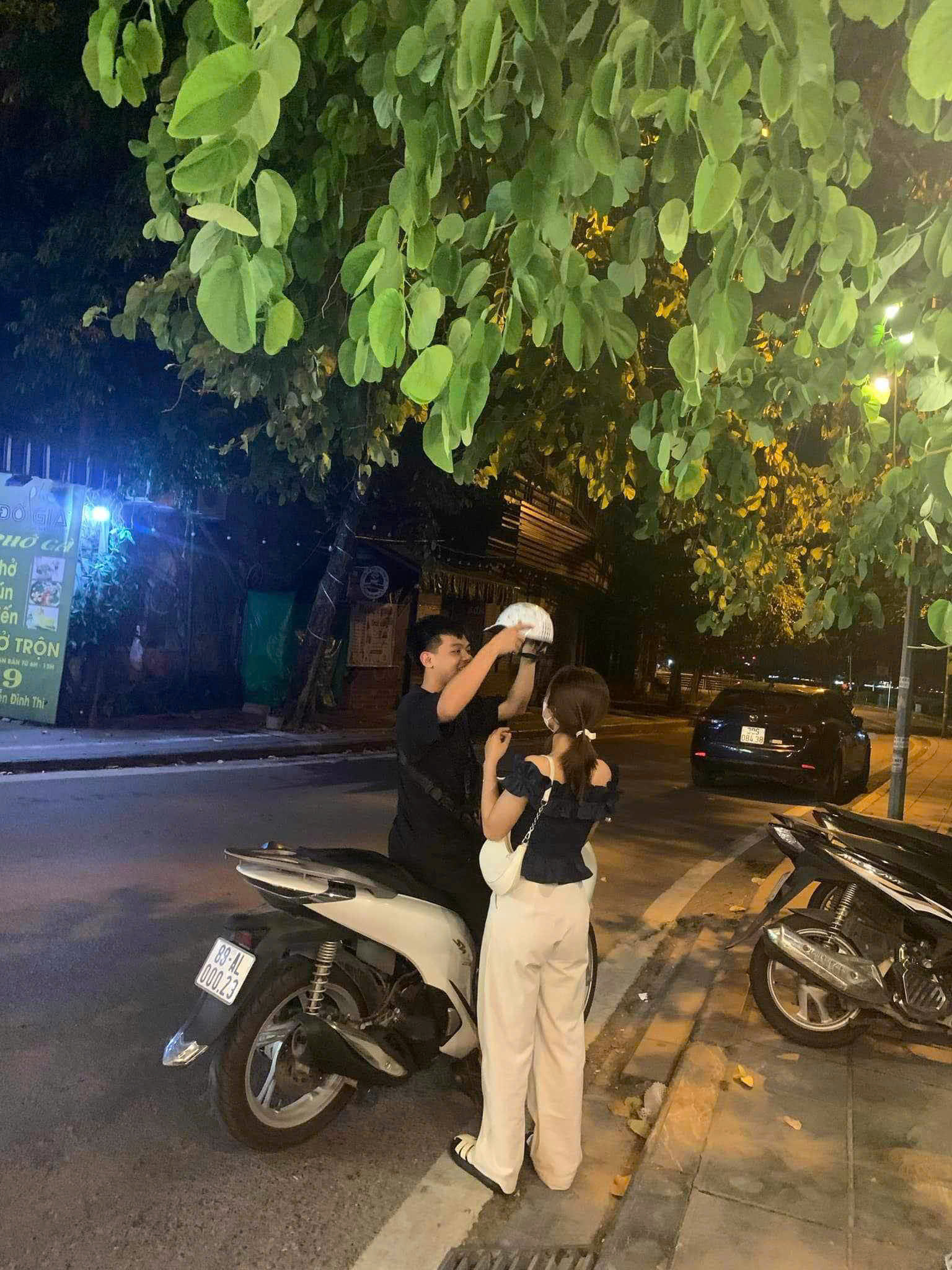 Lần đầu gặp nhau